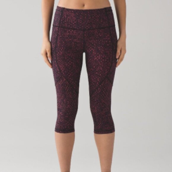 Lululemon Outrun 17" Crop Shatter Weave Dust Coral - Picture 2 of 13